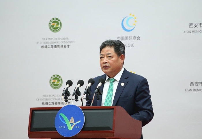 5-丝绸之路国际总商会主席吕建中发表致辞