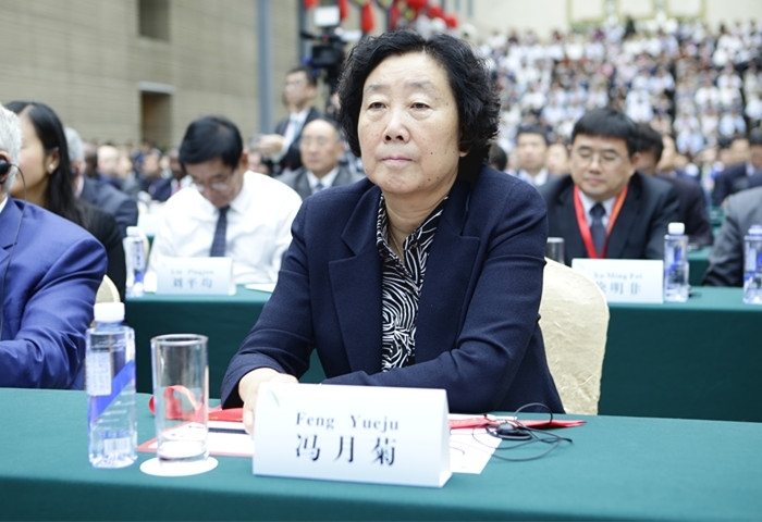 陕西省政协副主席冯月菊