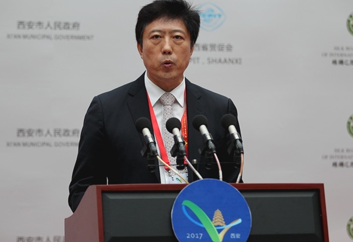 3-中国国际商会秘书长于健龙先生正在发表致辞