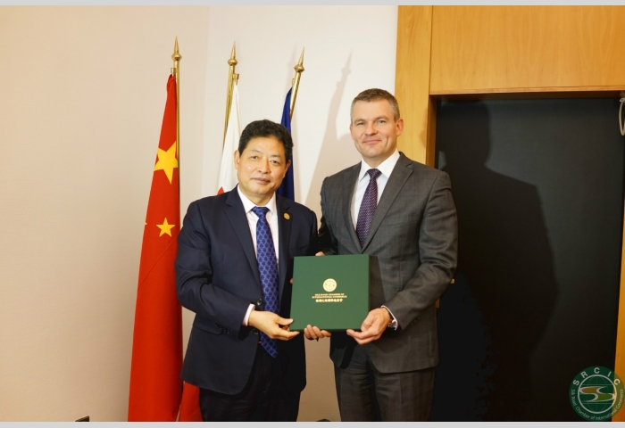 3 H.E. Peter Pellegrini, Deputy Prime Minister of Slovakia is meeting SRCIC Chairman LU Jianzhong